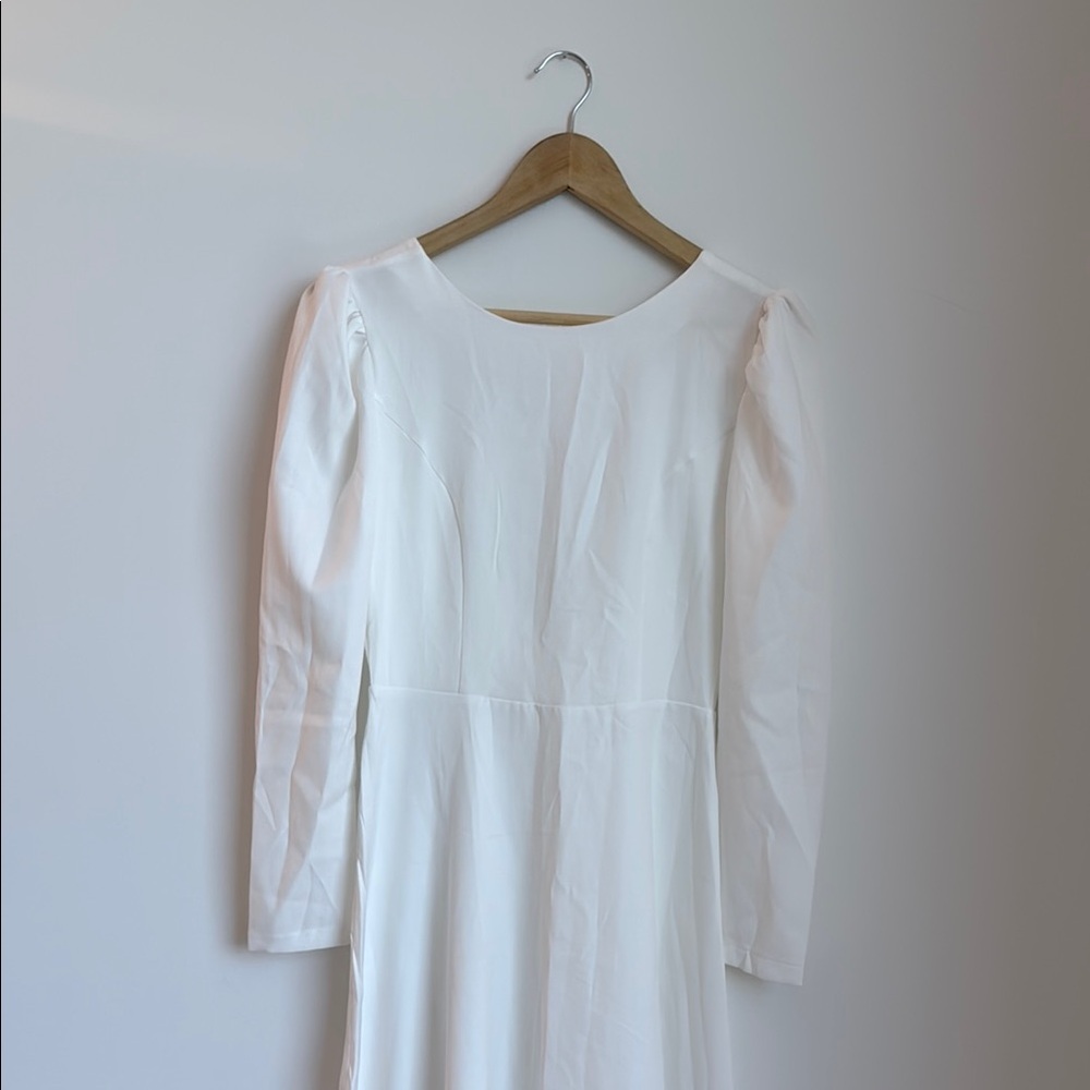 Elegant White Long Sleeve Dress